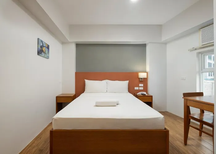 Standard Queen Room
